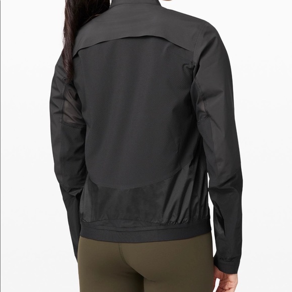 Lululemon Run On Jacket - Picture 2 of 8